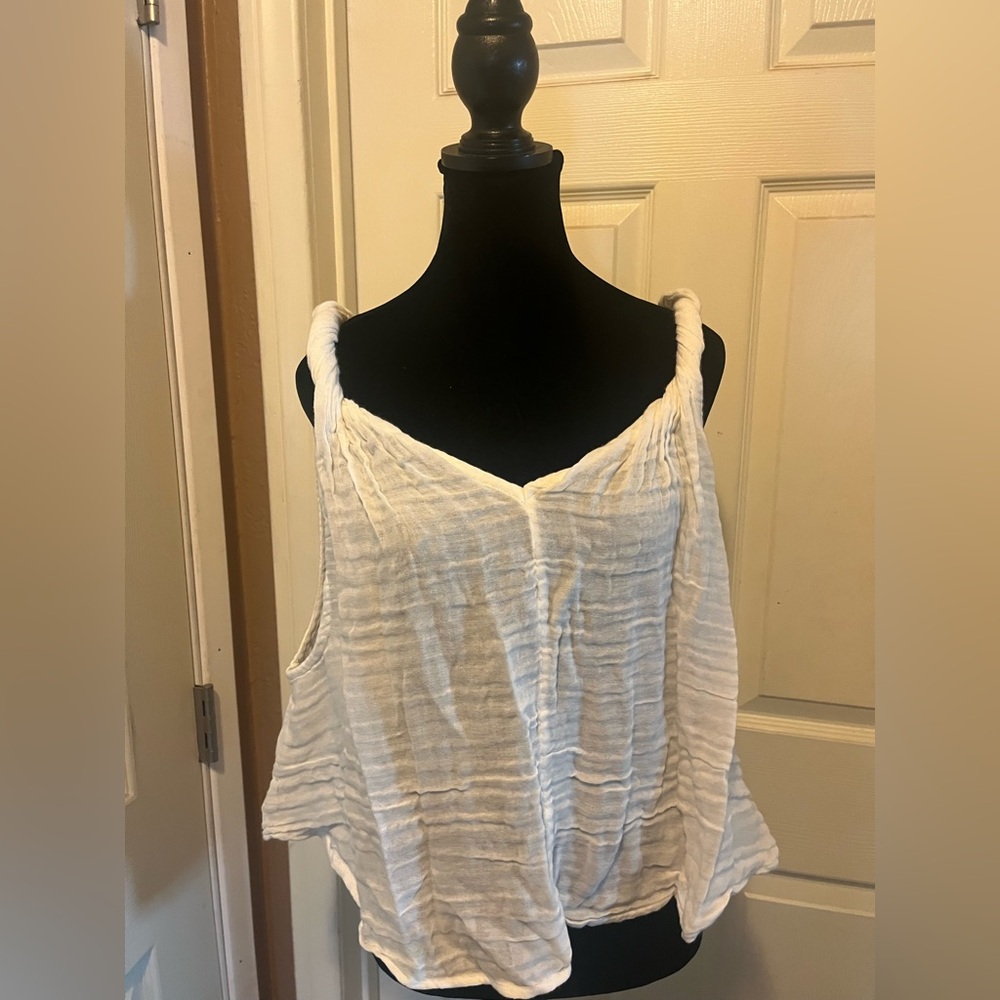 Free People White Gauze Twisted Sleeveless Women's Top
Size Large
NWOT